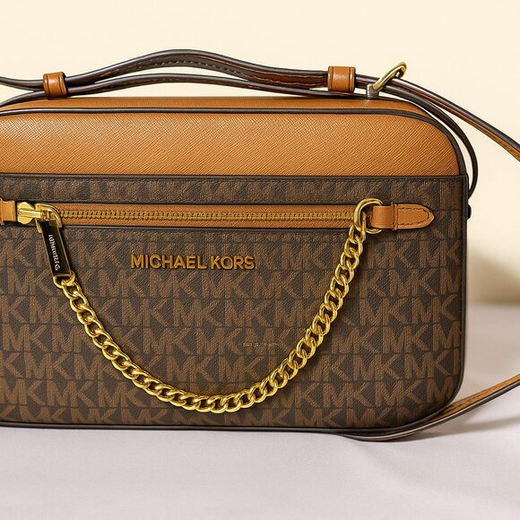 Michael Kors Outlet Jet Set Large Logo Crossbody Bag with Adjustable Strap - Picture 2 of 4